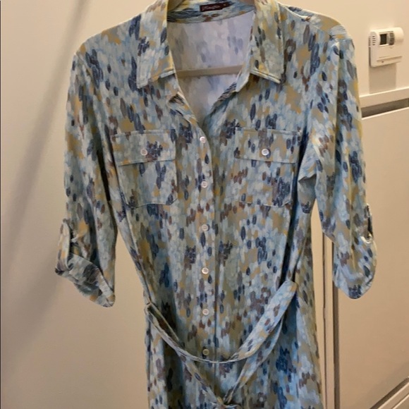 J McLaughlin Dresses & Skirts - J. McLaughlin button front tie dress